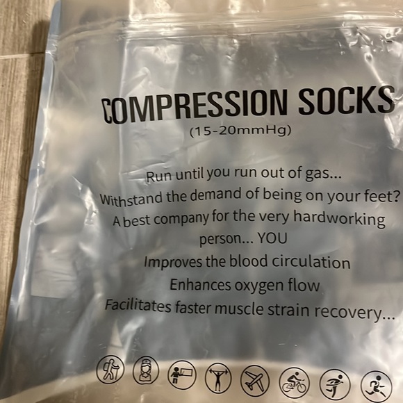Nwt compression socks. S/m pack of 8 - Picture 2 of 4